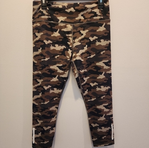 Zyia Active green soft and snug reflective tights 7/8 length sz 12 NWOT - Picture 1 of 10